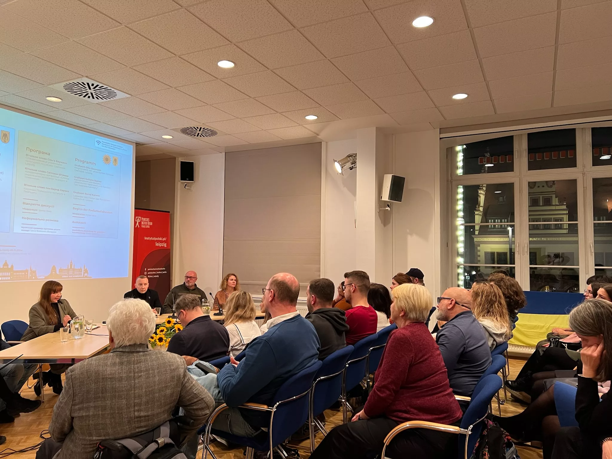 Podiumsdiskussion, Eröffnung